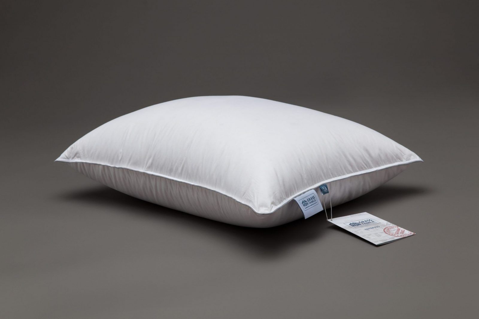 подушка gray familie grass