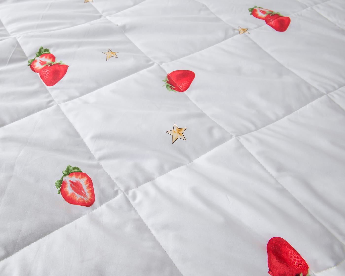 cg4yrul7vcz13845gdixfrrq3amzp4pm ДЕТСКИЙ КОМПЛЕКТ STRAWBERRY (БЕЛЫЙ)